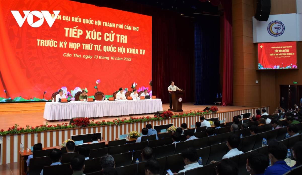 Premierminister Pham Minh Chinh beantwortet Fragen von Wählern der Stadt Can Tho