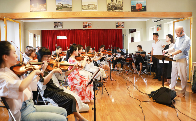 Kunstprogramm zur Ehrung der vietnamesischen Lehrer