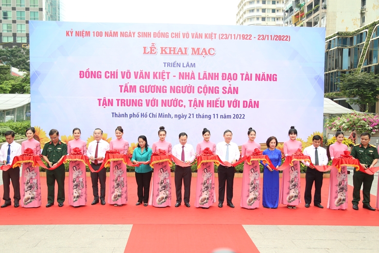 Fotoausstellung über das Leben und die Karriere des ehemaligen Premierministers Vo Van Kiet