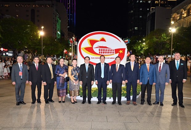 Eröffnung des Festes „Ho-Chi-Minh-Stadt – Unser Haus“