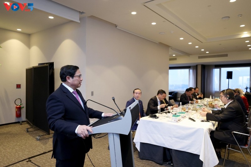 Premierminister Pham Minh Chinh trifft Leiter belgischer Konzerne