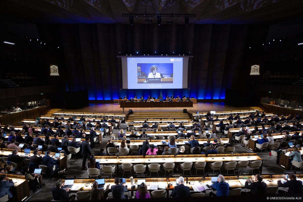 Vietnam nimmt an der 216. Sitzung des Exekutivrats der UNESCO teil