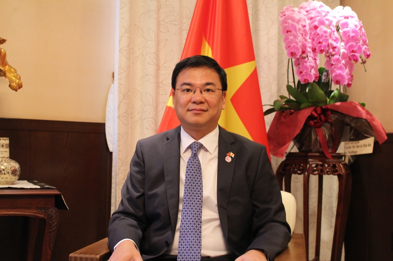 Vietnam setzt sich aktiv für die Lösung der gemeinsamen Fragen in der Region und der Welt ein