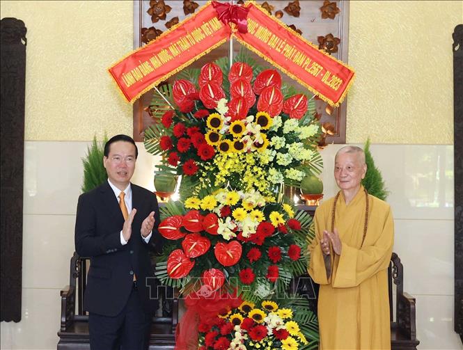Staatspräsident Vo Van Thuong gratuliert Buddhisten zum Vesak-Tag