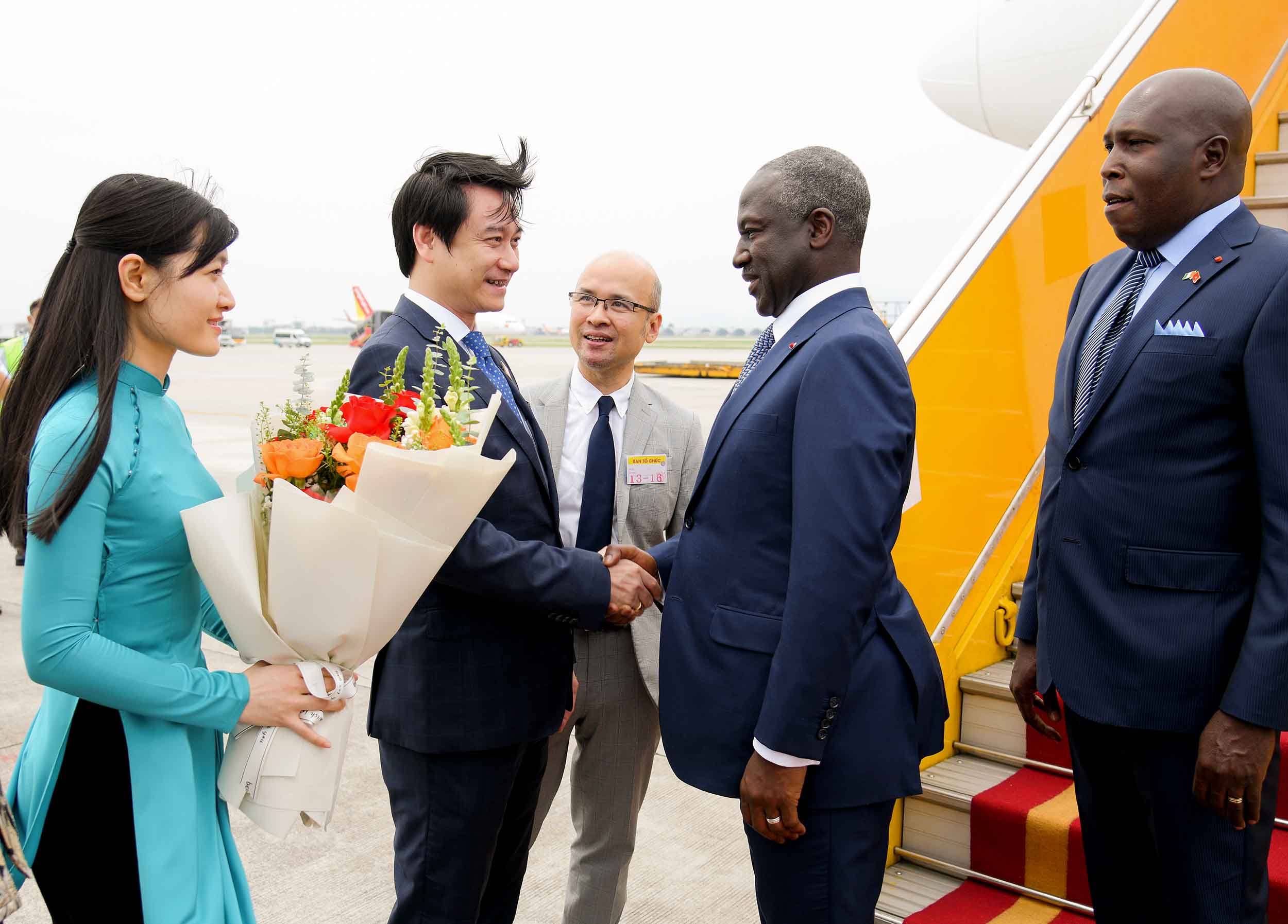 Der Parlamentspräsident der Elfenbeinküste beginnt seinen offiziellen Besuch in Vietnam