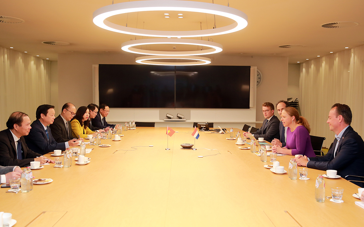 Vize-Premierminister Tran Hong Ha besucht die Niederlande