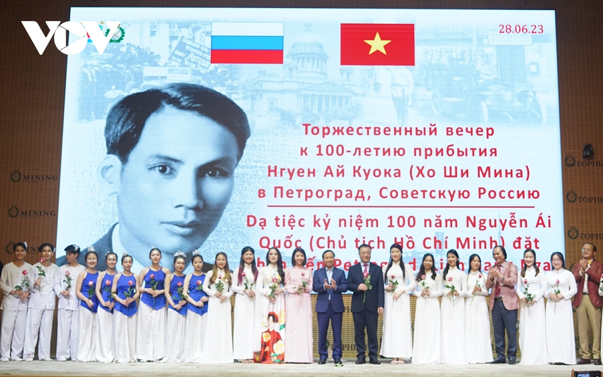 Musik-Show zum 100. Jahrestag des ersten Besuchs von Präsident Ho Chi Minh in der Sowjetunion