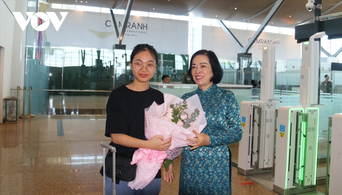Automatisierte Ein- und Ausgangskontrolle am internationalen Flughafen Cam Ranh in Betrieb genommen