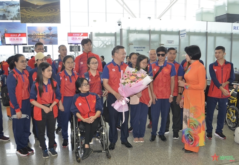 Die Delegation vietnamesischer Sportler mit Behinderungen reist nach China für Asian Para Games