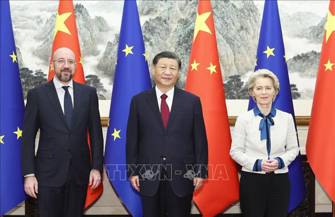 China und die EU fördern die Zusammenarbeit zugunsten der Interessen aller Parteien