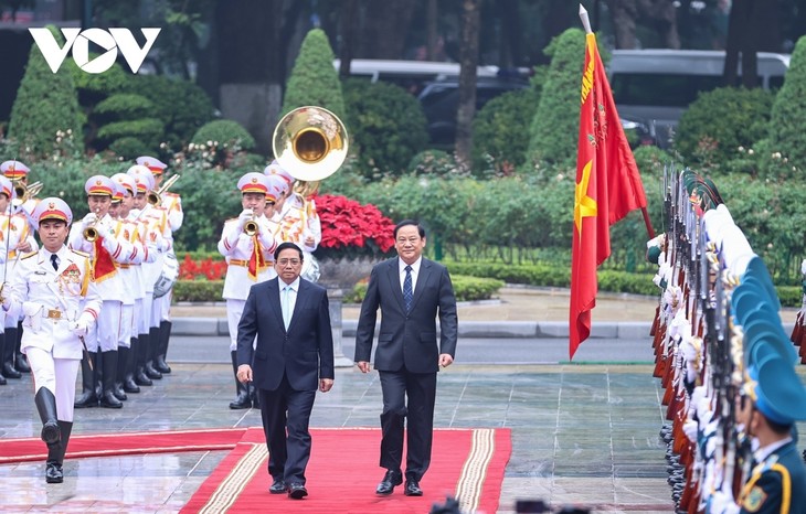 Premierminister Pham Minh Chinh: Vietnam räumt den besonderen Beziehungen zu Laos höchste Priorität ein