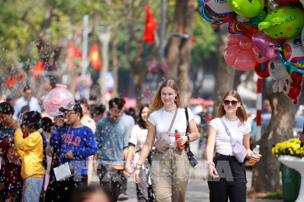 Die Zahl internationaler Besucher in vielen vietnamesischen Orten steigt während des Mondneujahres 2024