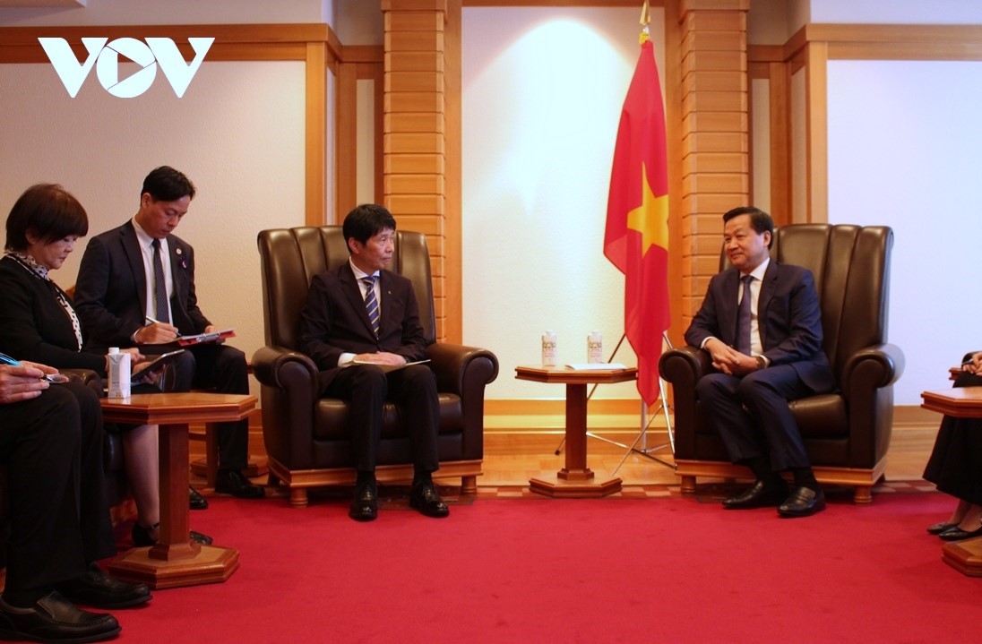 Vize-Premierminister Le Minh Khai empfängt japanische Partner
