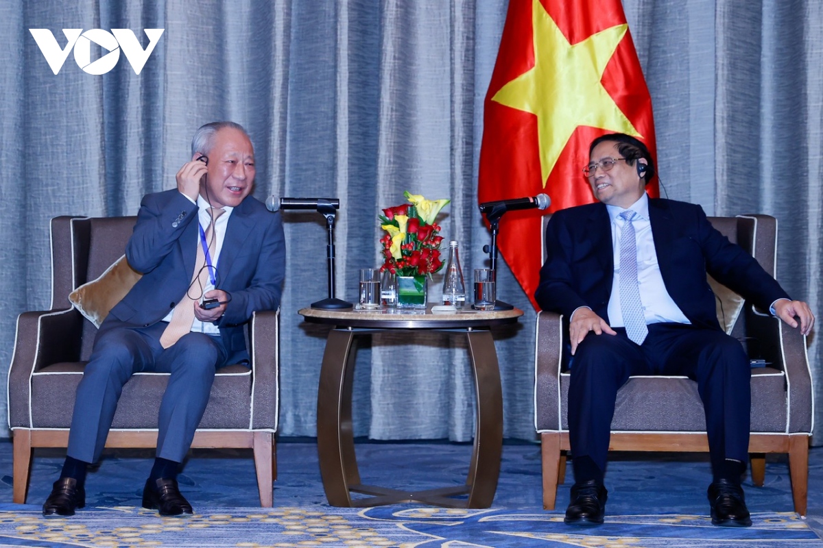 Premierminister Pham Minh Chinh empfängt Leiter einiger chinesischer Konzerne
