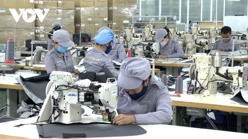 꽝남성,  안정적 일자리 지원