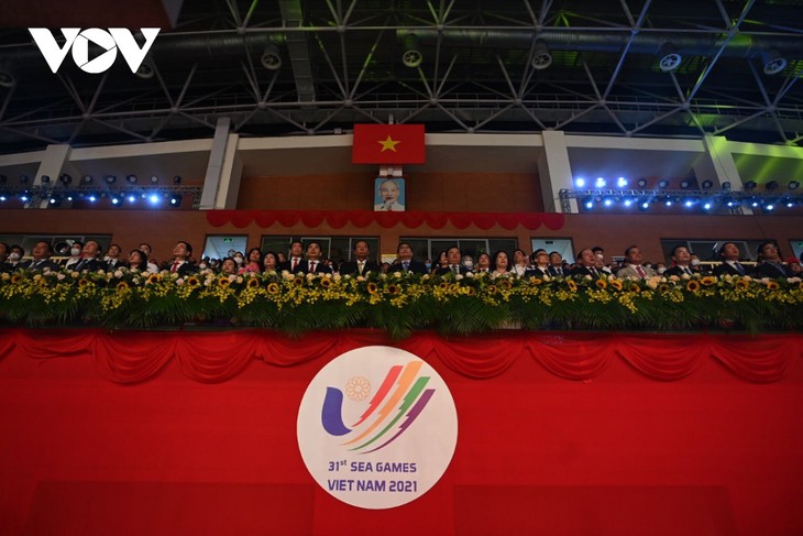 SEA Games 31 폐막식: 함께 빛나다