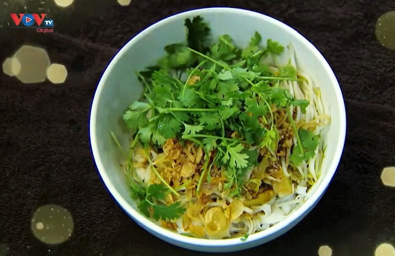 베트남 비빔 닭고기 쌀국수