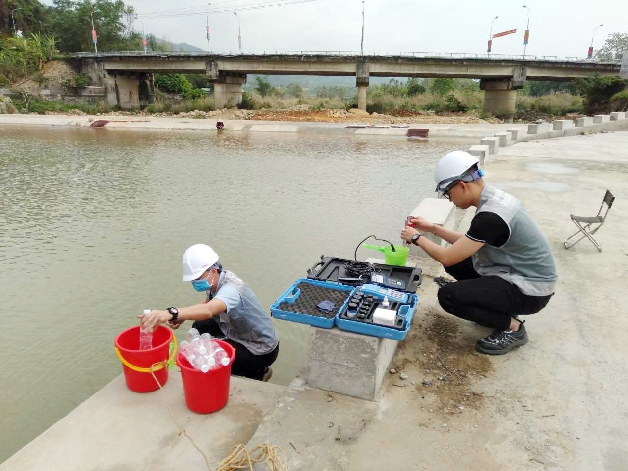 쩐 홍 하 부총리, 환경오염 극복 및 대기·수질 관리 강화 요구