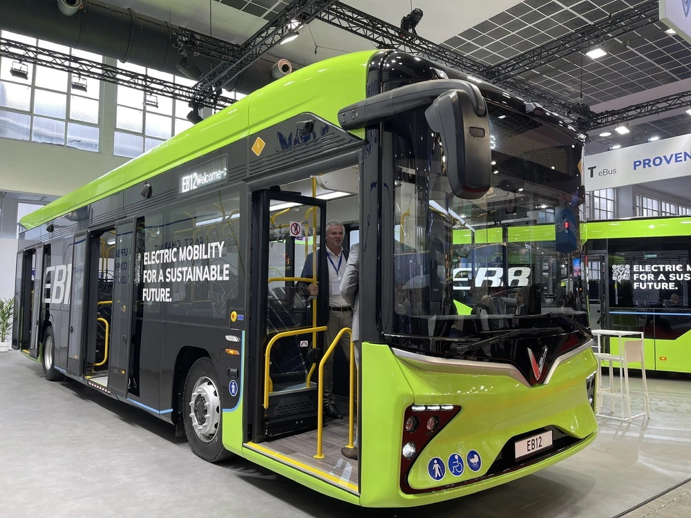 베트남 전기버스, 2025 Busworld Europe 전시회서 눈길 끌어