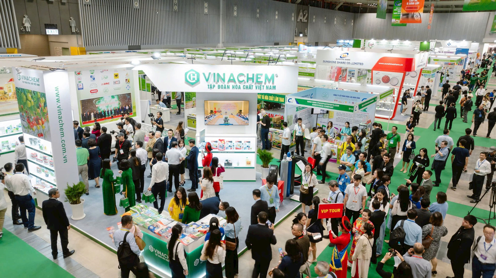 2025 Vinachem Expo...전 세계 400여 개의 기업 참여