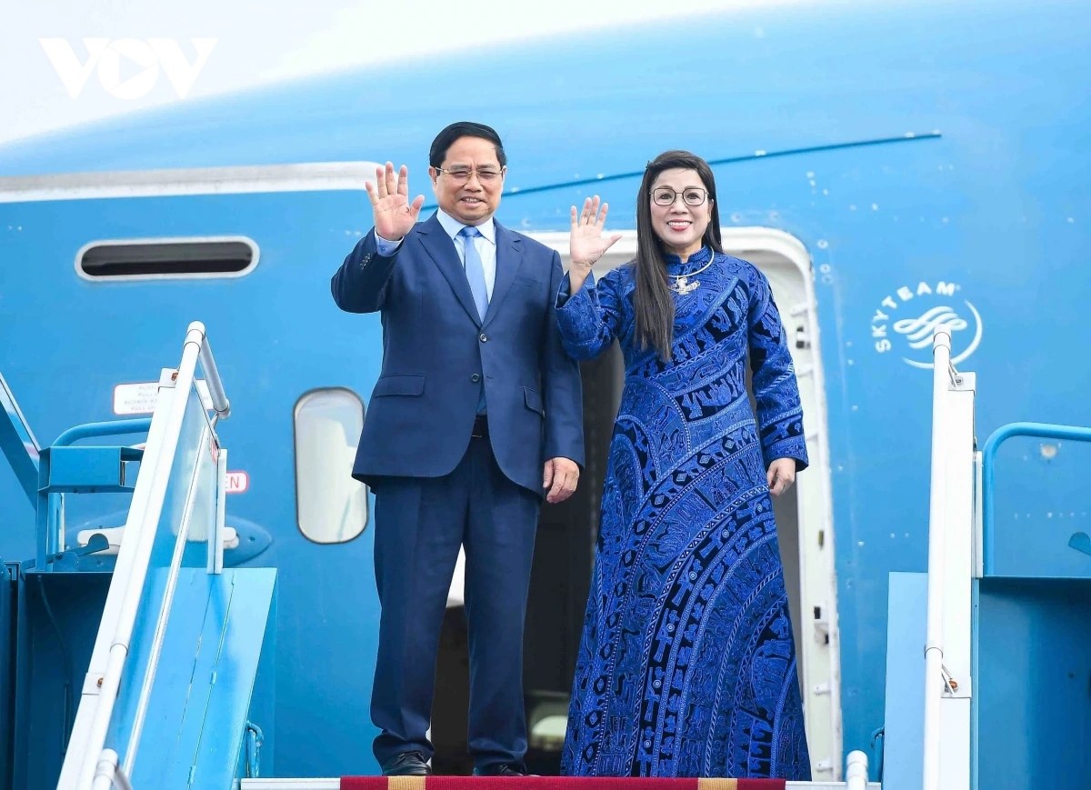 팜 민 찐 총리 내외 베트남에서 출국…쿠웨이트, 알제리, 남아프리카 공화국 순방 시작