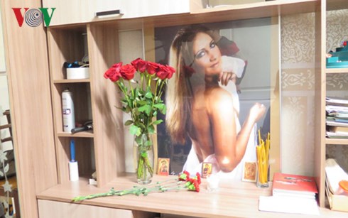 chia se noi dau voi gia dinh viet co nguoi tu nan trong vu roi may bay hinh 4