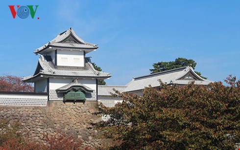 kanazawa- ve dep hoa quyen cua truyen thong va hien dai nhat ban hinh 3