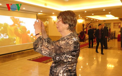 dau xuan tro chuyen voi ba giao nga yeu viet nam ve ky uc viet nam hinh 1