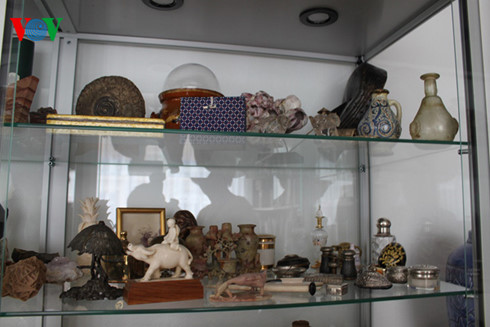 tro chuyen voi con gai nuoi cua bac ho tai phap hinh 1