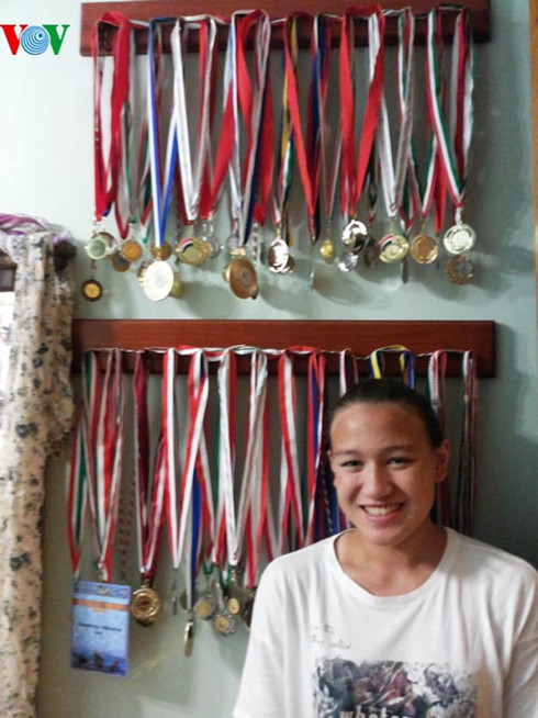 nu vdv goc viet xuat sac trong doi tuyen boi quoc gia hungary hinh 4