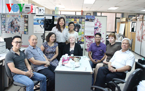 phat thanh vien nga tatina rumyantseva: den vov toi nhu duoc ve nha hinh 1