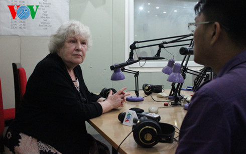 phat thanh vien nga tatina rumyantseva: den vov toi nhu duoc ve nha hinh 3