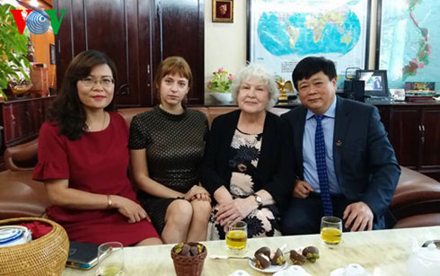 phat thanh vien nga tatina rumyantseva: den vov toi nhu duoc ve nha hinh 0