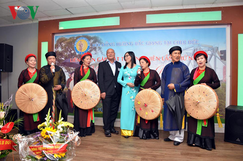 hoi dong huong bac giang tai duc duy tri van hoa dan toc va tieng viet hinh 4