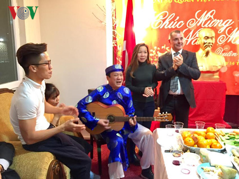 tet cua nguoi viet tai tho nhi ky hinh 3