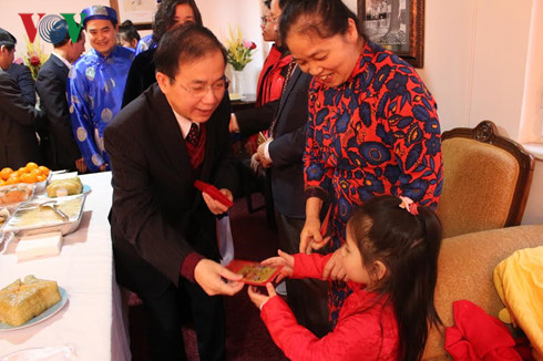 tet cua nguoi viet tai tho nhi ky hinh 4