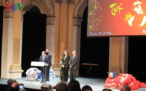 tet dinh dau tai toa thi chinh paris hinh 3