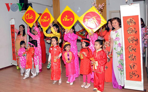 hoi nguoi viet nam tai berlin va brandenburg ky niem 25 nam thanh lap hinh 1