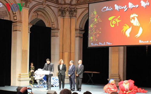 tet dinh dau tai toa thi chinh paris hinh 2