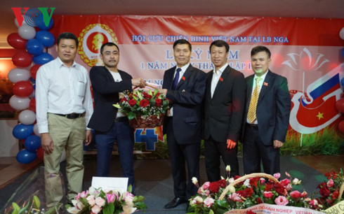 hoi cuu chien binh viet nam tai nga ky niem ngay 30 thang 4 hinh 3