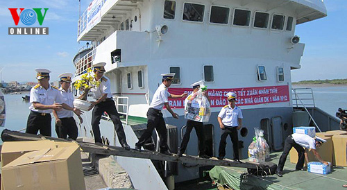 Geschenke vom Festland an Soldaten auf der Insel Tien Nu