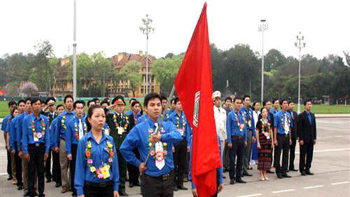 Jugendverband besucht Ho Chi Minh-Mausoleum