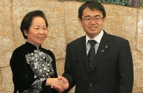 Vize-Staatspräsidentin Nguyen Thi Doan besucht Japan