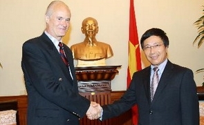 Außenminister Pham Binh Minh empfängt Prinz Alfred von Liechtenstein