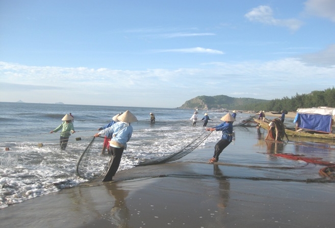 Das Alltagsleben der Fischer am Strand von Hai Hoa in der Provinz Thanh Hoa