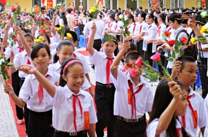 Eröffnung des neuen Schuljahres in der Mittelschule Le Quy Don