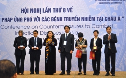 Konferenz: Maßnahmen gegen ansteckende Krankheiten in Asien