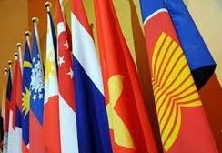 Premierminister Dung nimmt am ASEAN-Gipfeltreffen in Kambodscha teil