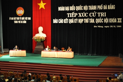 Abgeordnete treffen die Wähler in Da Nang