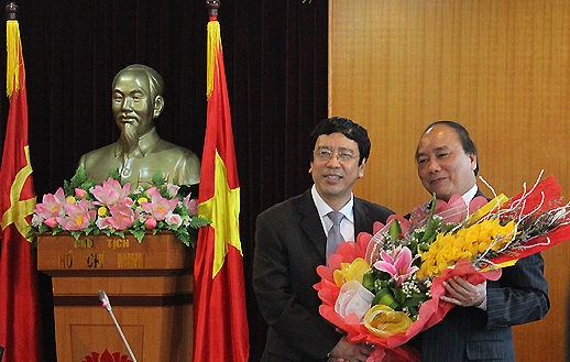 Vize-Premierminister Nguyen Xuan Phuc zu Gast beim VOV-Funkhaus